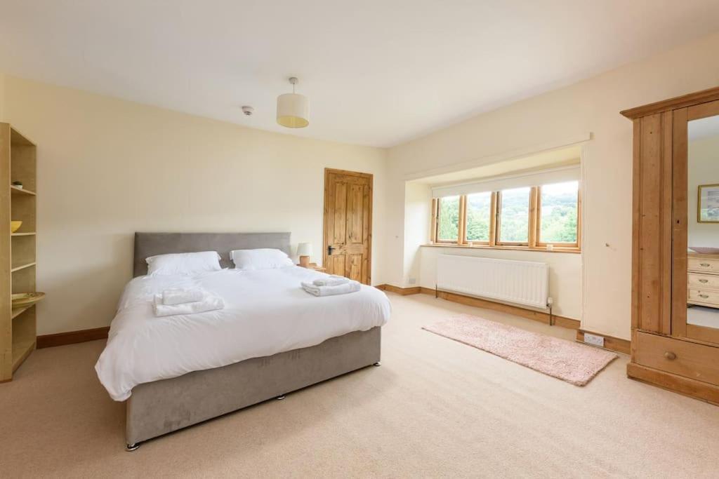 10 Bed Stunning House In Village, With Hot Tub Ovingham エクステリア 写真